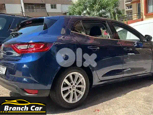 أيقونة الأداء: Renault Megane RS 2011 بيضاء - صيانة Bassoul & Heneine، مالك واحد، قير عادي رياضي!