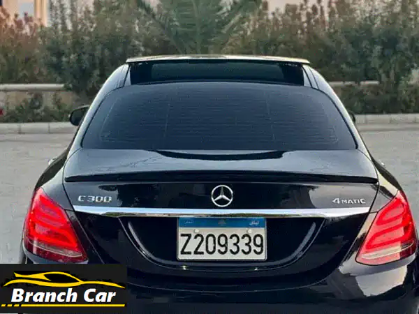 فرصة ذهبية: مرسيدس C-Class 2015 أسود - نظافة فائقة وفخامة...