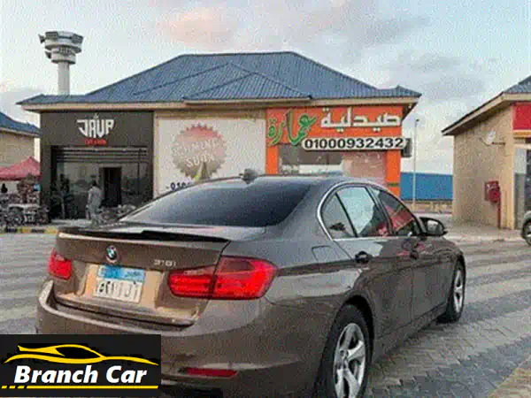 تويوتا كورولا هايبرد 2024 البيضاء: الأناقة، التوفير، والأمان بين يديك!