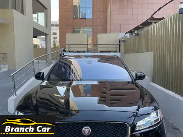 جاكوار F-Pace Prestige 2017 للبيع 🖤 أسود ملكي - بانوراما...