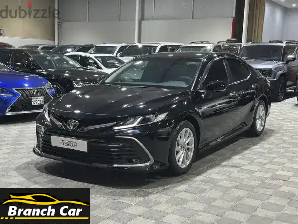 تويوتا كامري 2023 أسود للبيع | بحالة الوكالة...
