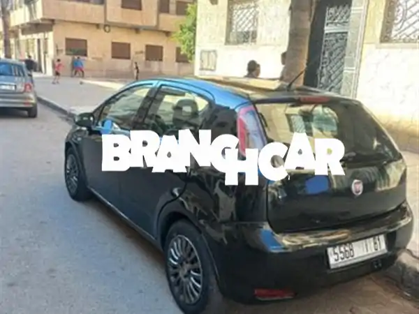 فيات 2014 للبيع: نظافة المصنع، توفير وقود،...