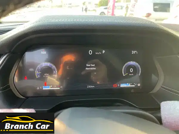 فرصة نادرة! جيب جراند شيروكي 2025 أسود فخم - كسر زيرو...