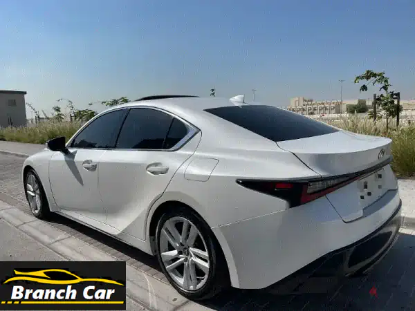 لكزس IS 300 2023 أبيض 