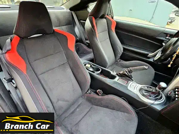 امتلك الشغف: تويوتا GT86 2016 سوداء - حالة ممتازة،...