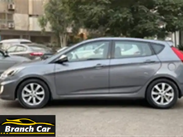 اقتنِ هيونداي أكسنت RB 2017 هاتشباك كاملة بفتحة سقف | استلمها بتقسيط البطاقة فقط!