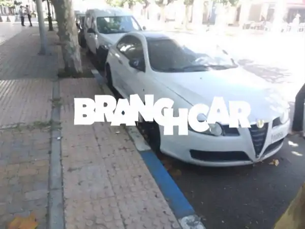 ألفا روميو 2007 (مانيوال) - 10,000 كم فقط! محرك خاص، ضريبة...