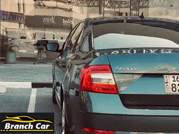 فرصة العمر: سكودا اوكتافيا 2020 بيضاء | مالك أول، بحالة الزيرو، ترخيص 2026