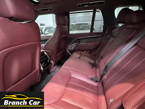 امتلك الفخامة المطلقة: رينج روفر فوج HSE 2024 أسود - 11 ألف كم، كامل المواصفات مع ضمان وصيانة!