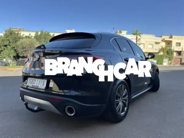 ألفا روميو ستيلفيو 2017 للبيع: مالك أول، صيانة...