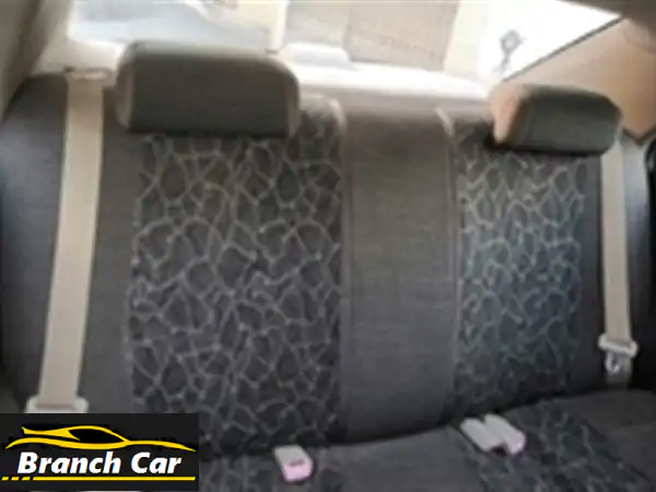 تويوتا ياريس 2007 للبيع: فابريكة بالكامل | أول مالك | صيانة توكيل | 89 ألف كم فقط!