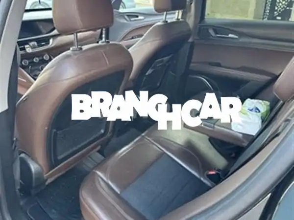 ألفا روميو ستيلفيو 2017 للبيع: مالك أول، صيانة ممتازة، فل كامل – تجربة قيادة لا تُنسى!