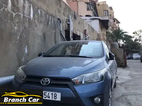 تويوتا ياريس 2015 هاتشباك أزرق كحلي: 42 ألف كم فقط!...