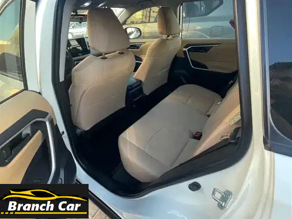 فرصة لا تعوض: تويوتا راف فور 2021 بيضاء | بحالة ممتازة - بـ 7800 دينار فقط!