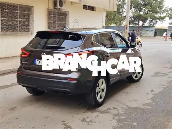 فرصة ذهبية: نيسان قاشقاي 2018 أكسنتا بلس (ديد 11/2025) - صباغة دار كاملة | 190 ألف كم | سعر 238,000 | جاهزة للانطلاق!