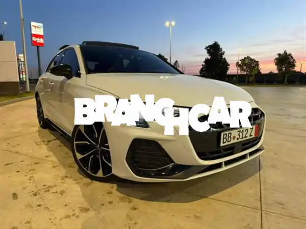 أودي A3 Sline 2024 Facelift (موديل 2025) - كالجديدة بـ 8000 كم فقط!