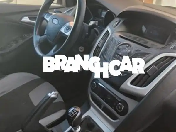 فورد فوكس 2013 للبيع: اقتصادية، عملية، قير عادي ومواصفات رائعة!