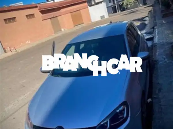 فولكس فاجن جولف 6 للبيع: 2014 أتوماتيك، 20 ألف كم | رفاهية وأداء ألماني بامتياز!