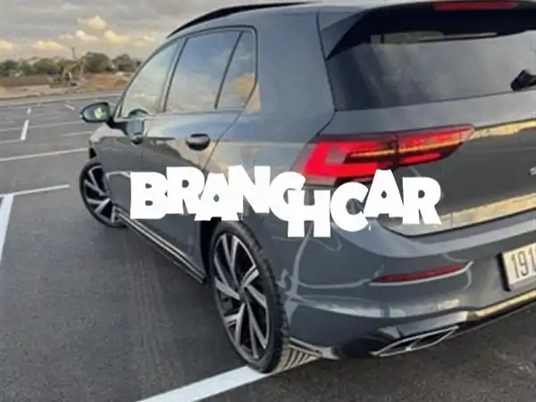 امتلك الأناقة والقوة: فولكس فاجن جولف 8 R-Line موديل 2023 – بحالة المصنع!