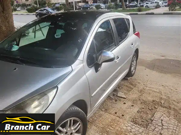 فرصة استثنائية: بيجو 207 موديل 2011 فضي - أوتوماتيك...