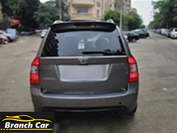 كيا كارينز 2011: فابريكا دواخل، رخصة سنتين، شاشة...