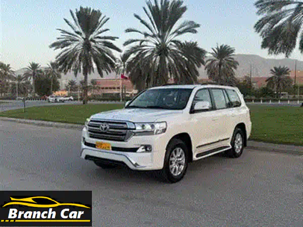 أفخم تويوتا لاندكروزر VX.E 2019 ذهبي | فل أوبشن، نظيفة، بدون حوادث | مسقط