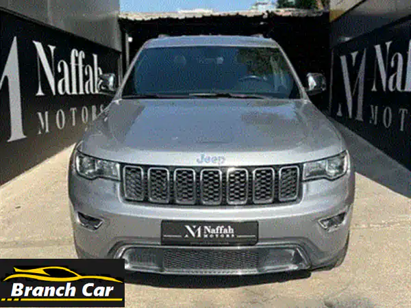 جيب جراند شيروكي 2018 رمادي غامق للبيع - فخامة، أداء، وأمان (مواصفات كاملة)