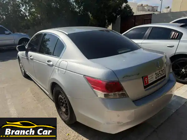 هوندا أكورد موديل 2010 مع رخصة سارية لمدة سنة واحدة متاحة للبيع. 13,000 درهم.