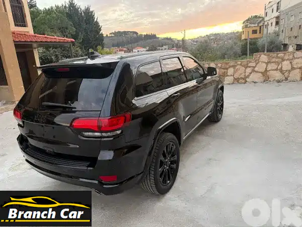 جيب جراند شيروكي 2018 Altitude 4WD أسود | فتحة سقف | فخامة...