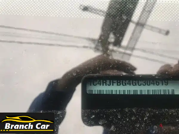 فرصة العمر: جيب جراند شيروكي 2016 أسود | عداد 140 ميل فقط!...