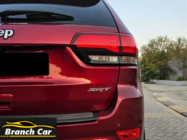 فرصة لا تعوض! جيب جراند شيروكي SRT8 2015 حمراء - قوة 6.4L صيانة وكالة وتأمين شامل