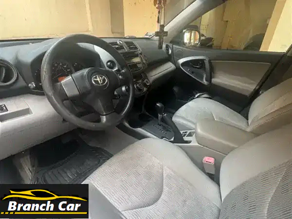 تويوتا راف 4 2011 فضية: سيارة العائلة النظيفة...