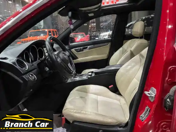 للبيع: مرسيدس بنز c300 (موديل 2012)  الأداء والرفاهية في سيارة واحدة مذهلة. السعر النقدي: 3400 ...