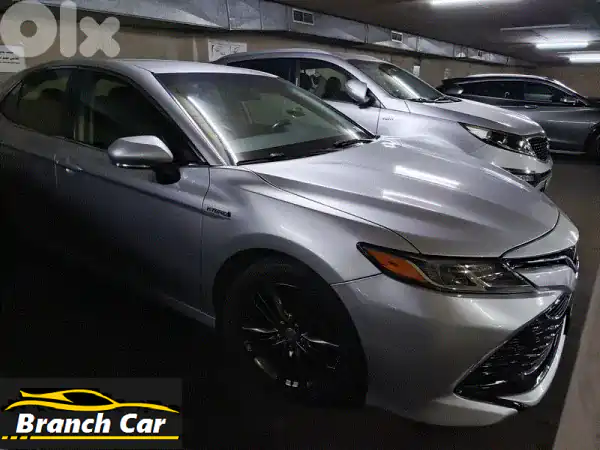 تويوتا كامري هايبرد 2019 الفضية: توفير وقود، أداء 208...