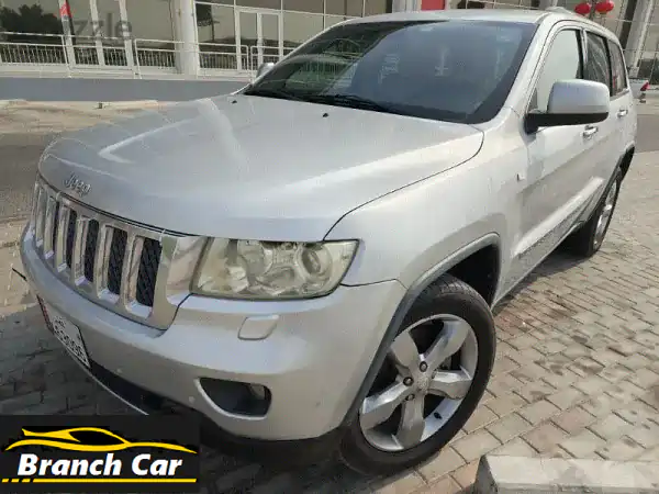 للبيع: جيب جراند شيروكي 2011 فضي | حالة ممتازة،...