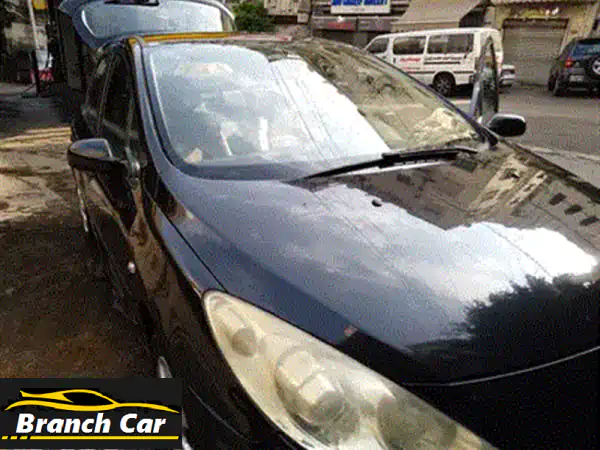 BMW E30 1988 320i: أيقونة الست سلندر البيضاء | بحالة ممتازة وجاهزة للاستخدام اليومي