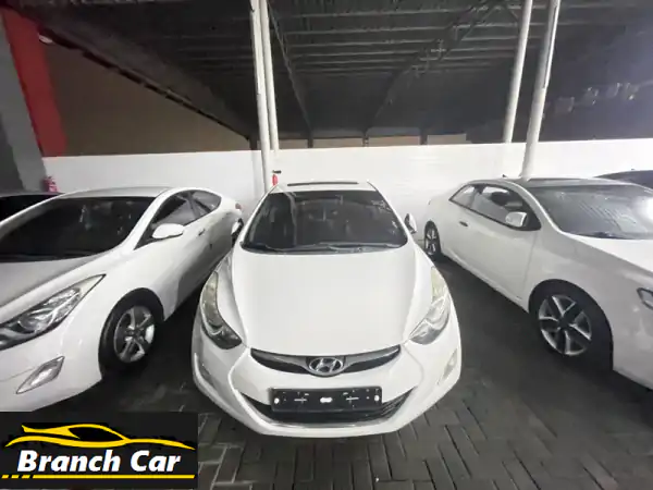 فرصة ذهبية: هيونداي أفانتي للبيع - يدوي، فتحة سقف، بحالة الوكالة وأصلية 100%!