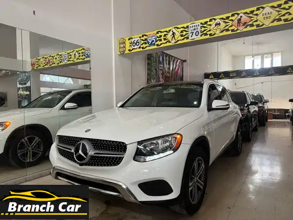 مرسيدس GLC300 2017 بيضاء: فخامة، أداء، وكارفاكس نظيف!...