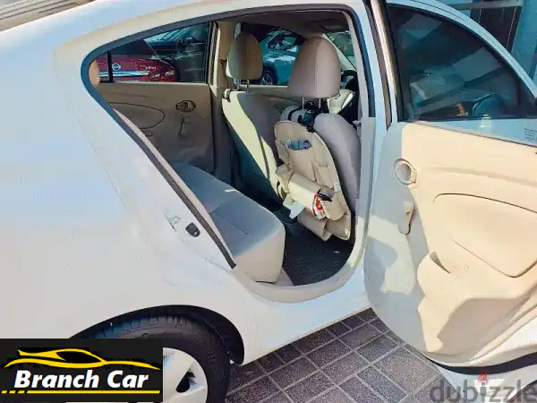 فرصة لا تعوض: نيسان صني 2023 أبيض - صيانة وكالة كاملة | 49 ألف كم فقط بحالة المصنع!