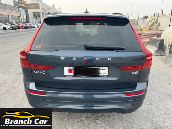 فولفو XC60 2023 B5 للبيع: رمادي، صيانة كاملة، خالية من الحوادث - جاهزة للانطلاق!