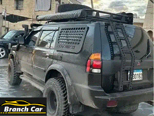 ميتسوبيشي ناتيفا 2000 سوداء للبيع: قوة واعتمادية...
