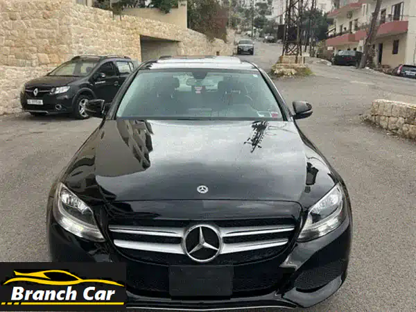 مرسيدس بنز C-Class 2018 (C300 4MATIC) -  نظيفة كلياً، سعر مغرٍ!...