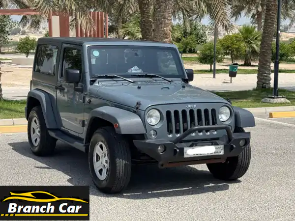 جيب رانجلر صحراء 2015 - فضية لامعة، بحالة ممتازة!...