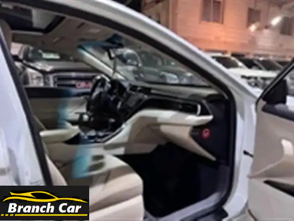 Toyota Camry 2018 بيضاء - فل كامل -  السعر الأفضل في الرياض!