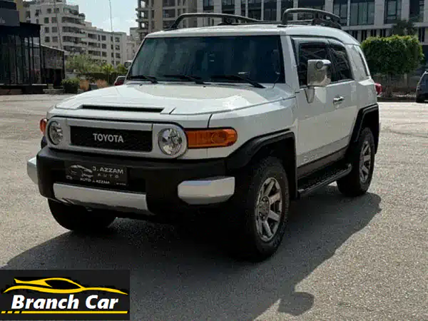 تويوتا FJ Cruiser 2013 بيضاء - سيارة رياضية وعائلية...