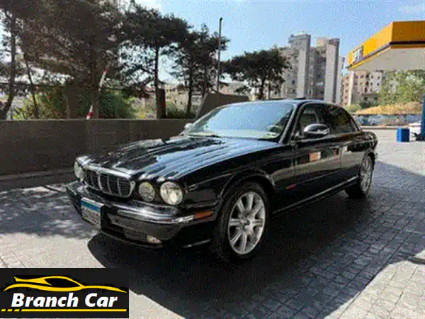 جاكوار XJ8 (2004) نادرة وعالية الجودة - فرصة لا تُفوّت!