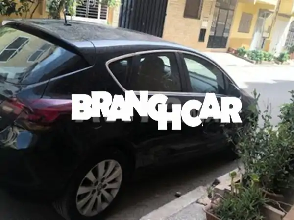 Opel Astra tt option 6 vitesse 2011 à Azrou