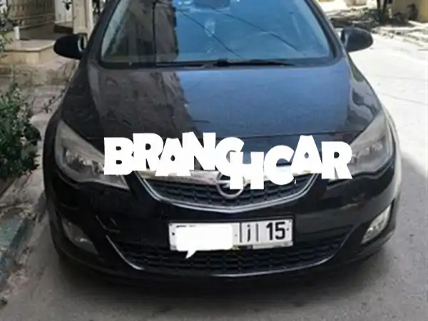 Opel Astra tt option 6 vitesse 2011 à Azrou