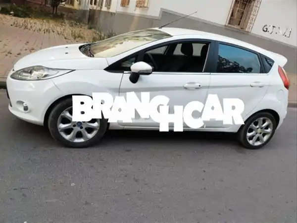 فورد فييستا 🚗✨  مليحة و بحالة ممتازة!  فرصة لا تُفوّت!