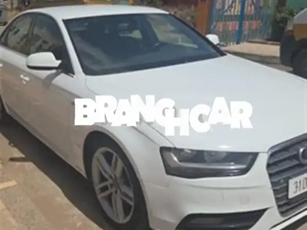 أودي A4 S لاين بحالة ممتازة - فرصة لا تُفوّت!